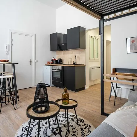 Charming Studio In Daire